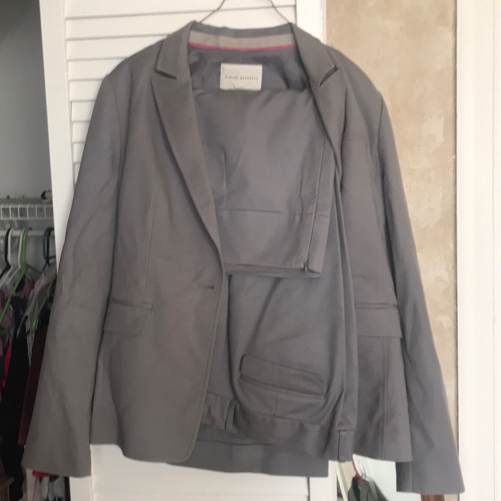 3pieces- Blazer, jacket, and pencil skirt included